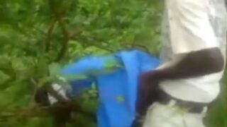 Poor guy fucks his GF’s wet Naija pussy outdoors